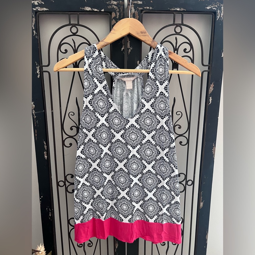 Banana Republic flowy, lightweight sleeveless v-neck top.